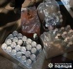 На Звягельщиині правоохоронці вилучили з місцевої крамниці алкогольного та тютюнового фальсифікату на 17,5 тис грн