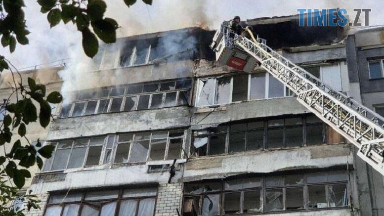 пошкоджена внаслідок російського удару багатоповерхівка у Бердичеві